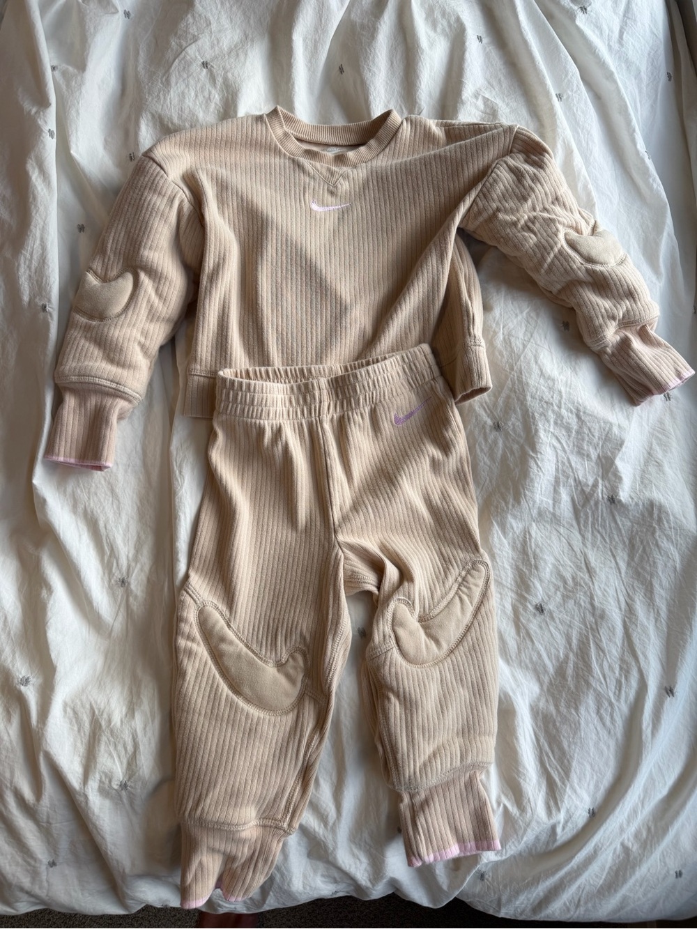Nike Kids Cream Ribbed One-Piece Footie with Heart Knee Patches